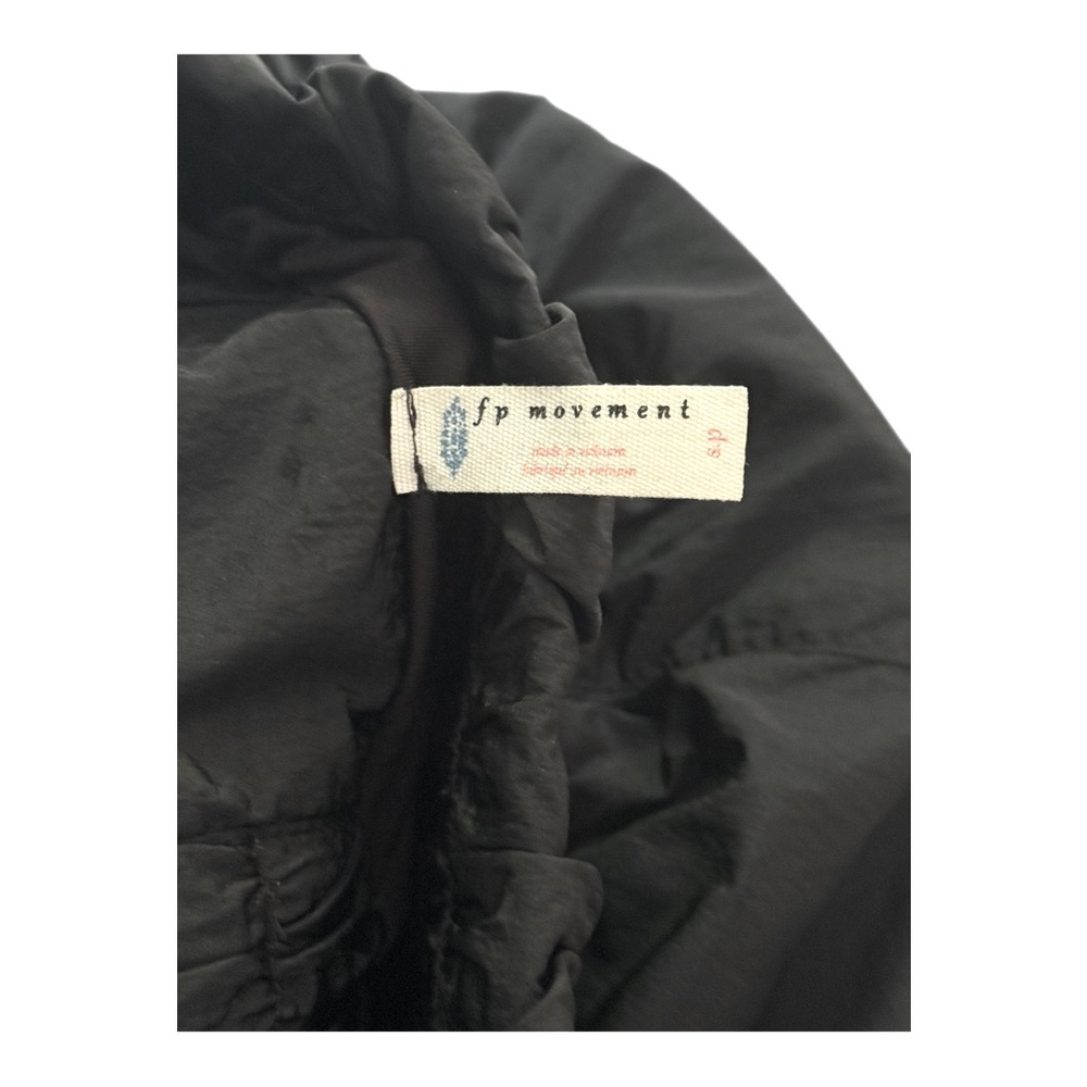 Free People Movement Women’s Black Shorts! Small! - Picture 6 of 6